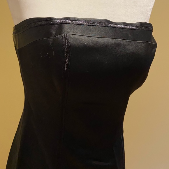 Satin Black strapless dress - Picture 3 of 5